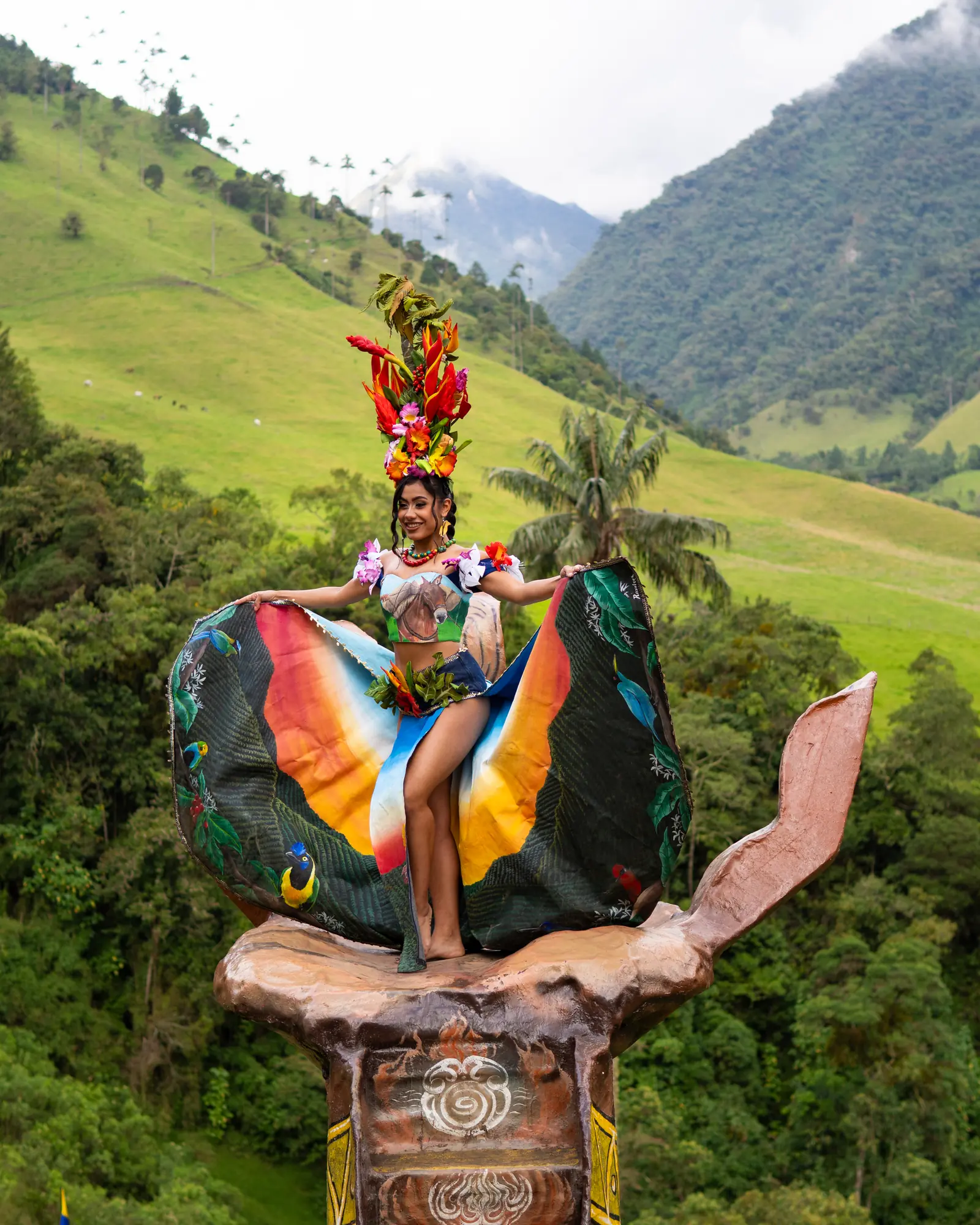 Paisaje Cultural con Traje 2